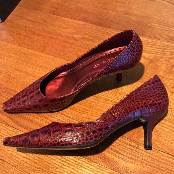 Red Reptile Pattern Heels - Picture 2 of 3